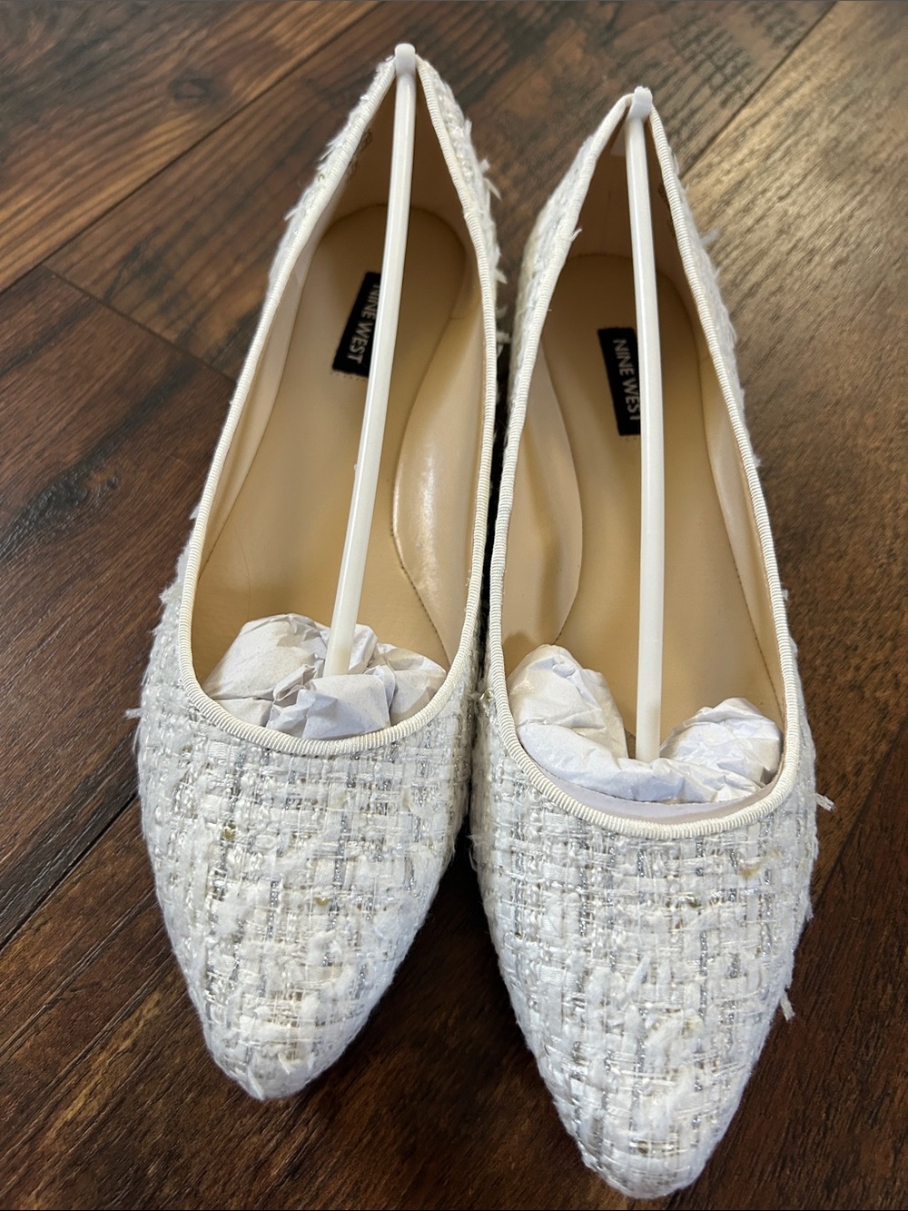 Nine West white Tweed Pointed-Toe Flats. NWT (Size 9M)